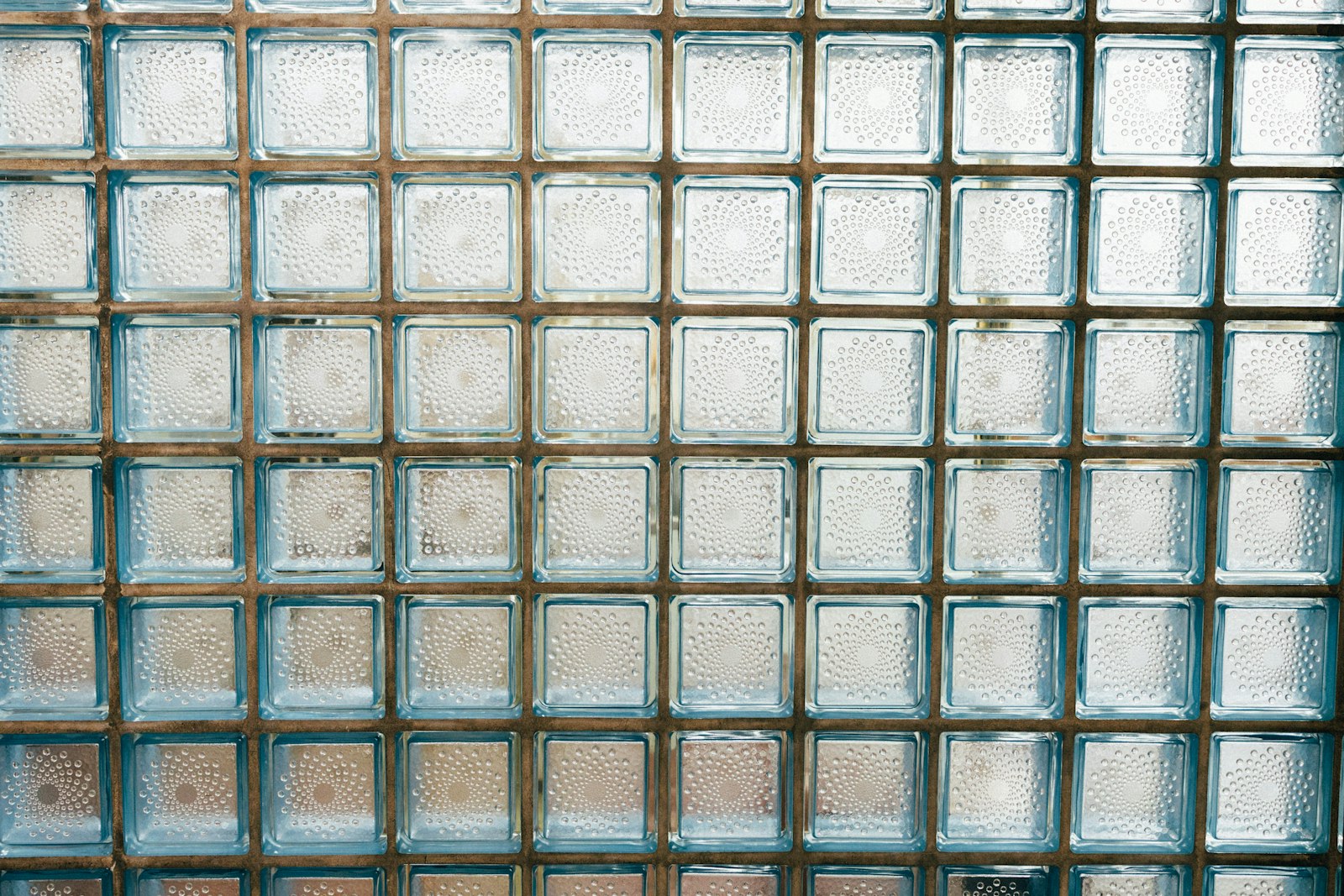 Muro de ladrillos de vidrio